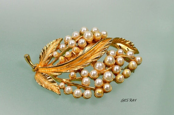 Lisner Flower Pin Brooch Gold Pearls - image 2