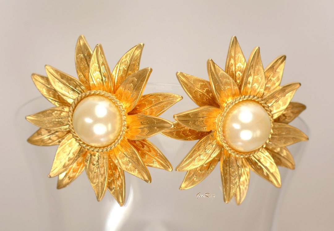 ◆HYERES LOR◆ [BYER] (W) BOLSTONE EARRINGS BH7E53735WBXXX Les Bernard Vo Clip on Earring Statement Gold Flowers