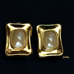 Authentische Vintage-Ohrringe mit Goldsimulierung mit dem Logo von Givenchy, Paris New York