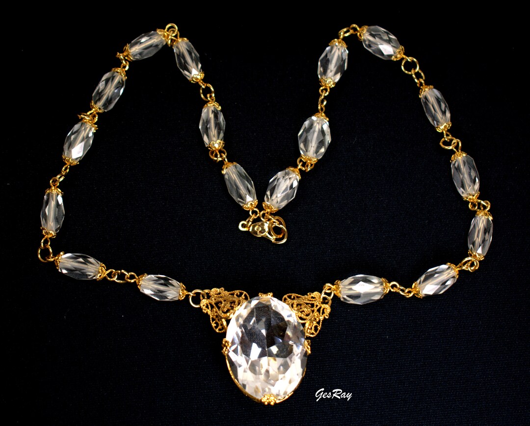 the farrah charm necklace main image 0
