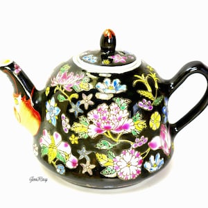 Chinese Jingdezhen Collectible Wanhua 万花 Floral Tea Pot, Millefleur Famille Noire,  Famille Mille Fluers