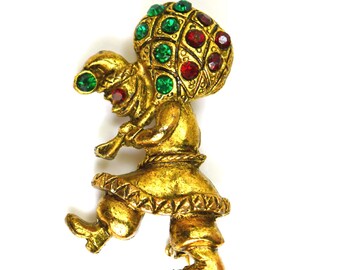 Christmas Santa Claus Brooch Pin, Vintage Christmas Jewelry