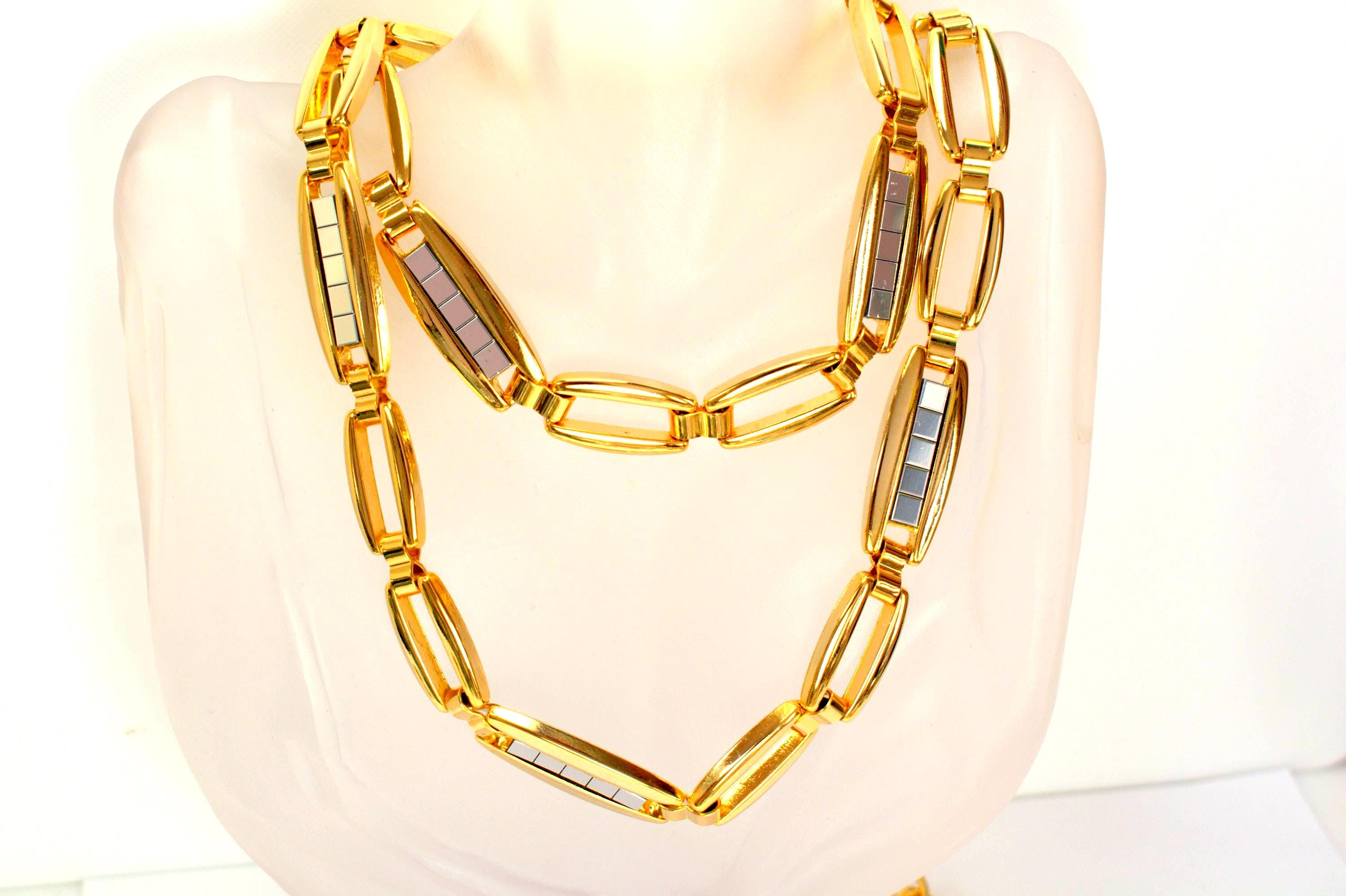 Vintage Italian Gold-Tone Chain Belt Geometric Links 1970s Vintage Italian Gold Tone Chain Belt 1970s 1980s, Designer  main image 4