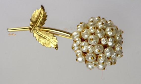 Faux Cluster Baroque Pearl Flower Brooch Pin Miri… - image 5