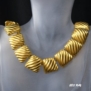 Vintage AK ANNE KLEIN  Choker Necklace Massive Chunky Gold Vintage Lion Logo