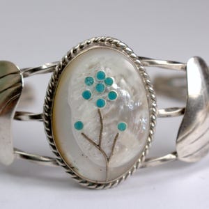 Vintage Native Zuni Sterling Silver Mother of Pearl Flower Inlay Cuff Bracelet