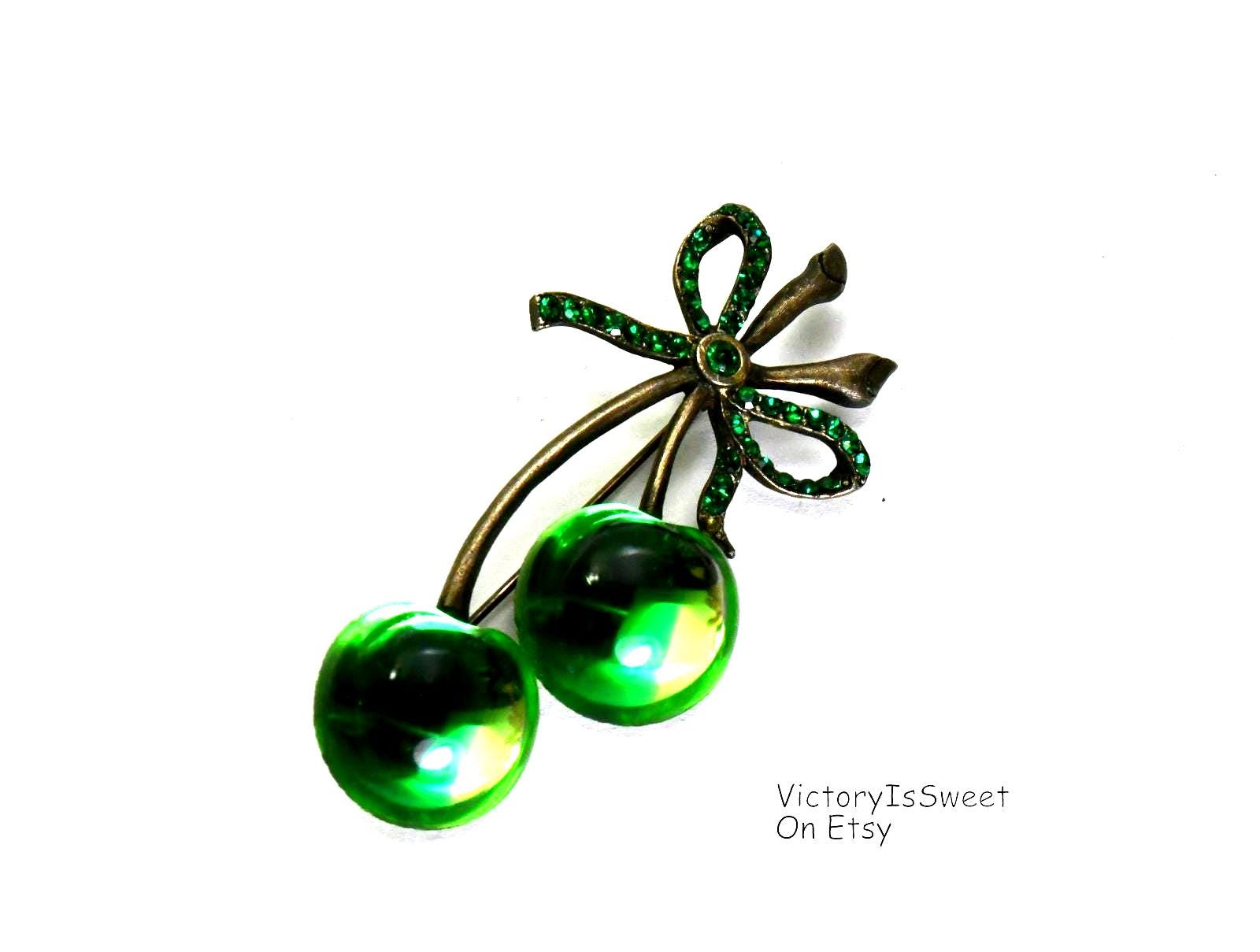 Austria fruit brooch - Etsy 日本