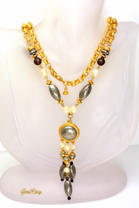 Lci Liz Claiborne Gold Tone Necklace 