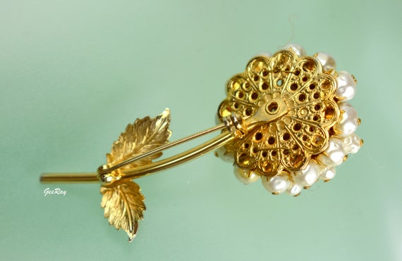 Faux Cluster Baroque Pearl Flower Brooch Pin Miri… - image 7