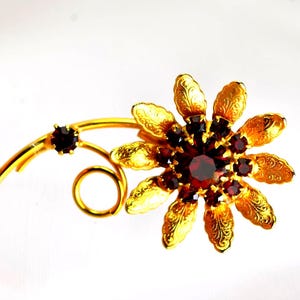 Brooch Pin Gold Plated Flower Floral Ruby Red Rhinestones