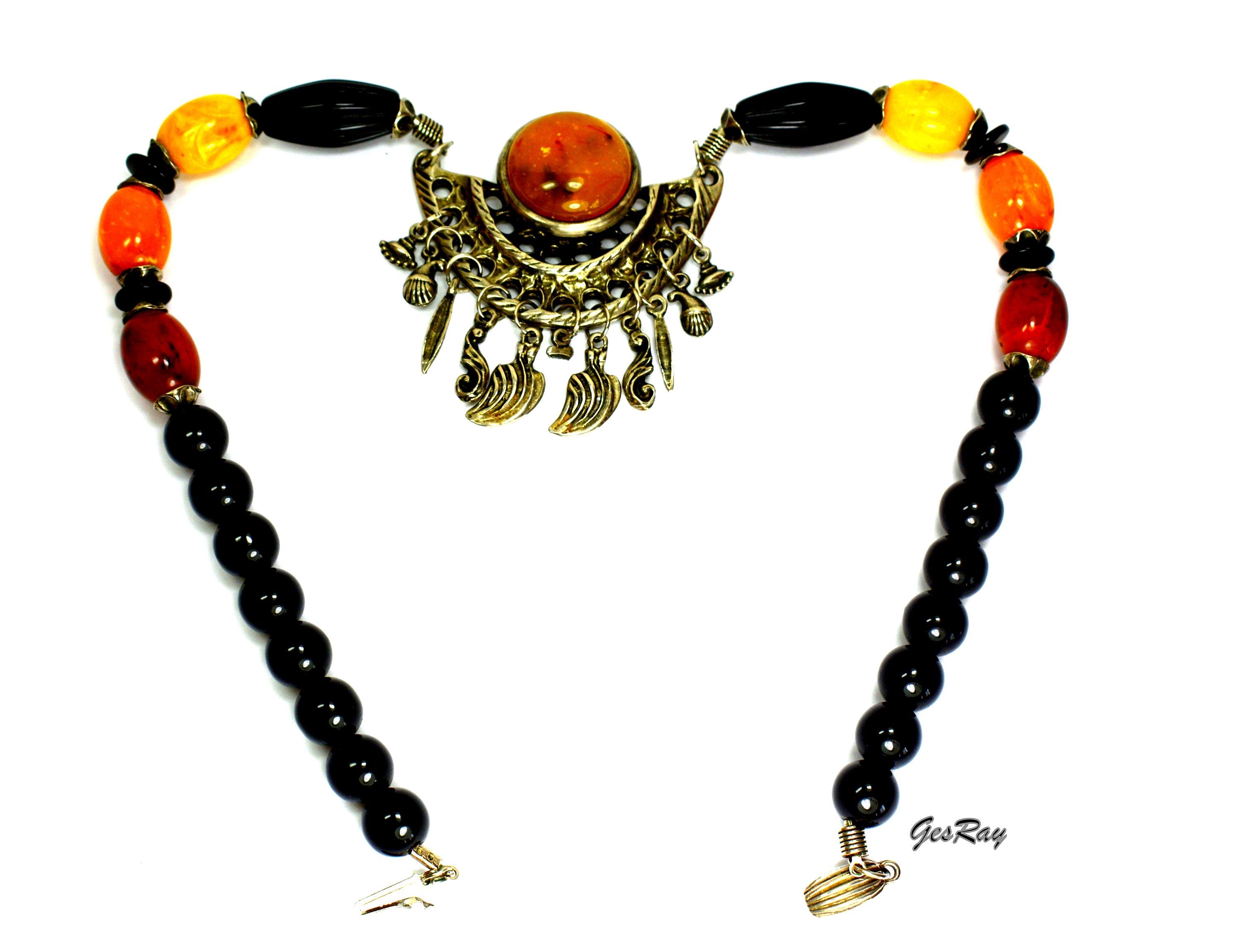 Collier Pendentif Vintage Ethnique En Métal Doré - Bijou Ancien à Inspiration Tribale Et Bohème