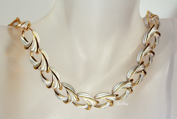 Vintage White Enamel Gold Collar Choker Link Neck… - image 1