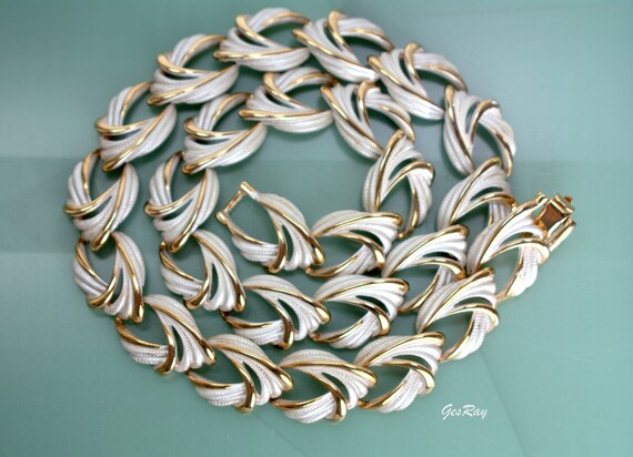 Vintage White Enamel Gold Collar Choker Link Neck… - image 4