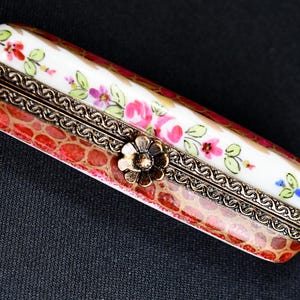 Decor Main Limoges L.D. Porcelain Trinket Needle Box: Floral