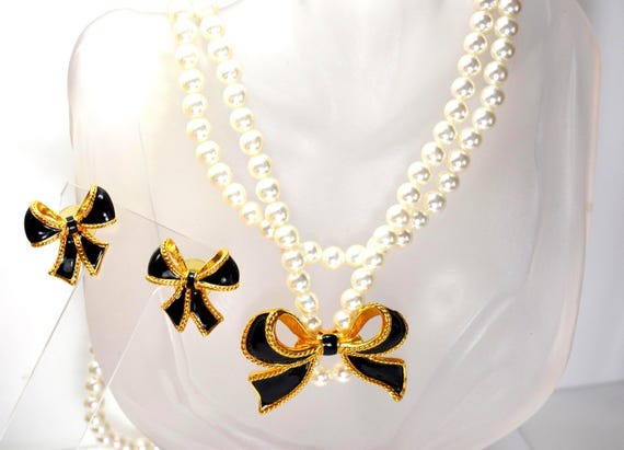 KJL for Avon Vintage Black Enamel Bow Pendant Nec… - image 1