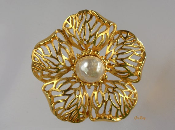 High End Designer Gold Plated Floral Brooch Pin A… - image 4