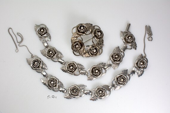 Statement Vintage Demi Parure Flower Link Bracele… - image 1