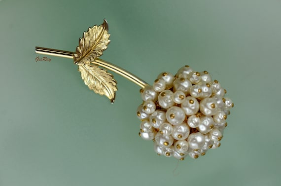 Faux Cluster Baroque Pearl Flower Brooch Pin Miri… - image 1