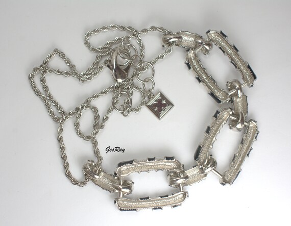 BCBG BCBGMAXAZRIA Choker Collar Necklace Statement Silver Link 