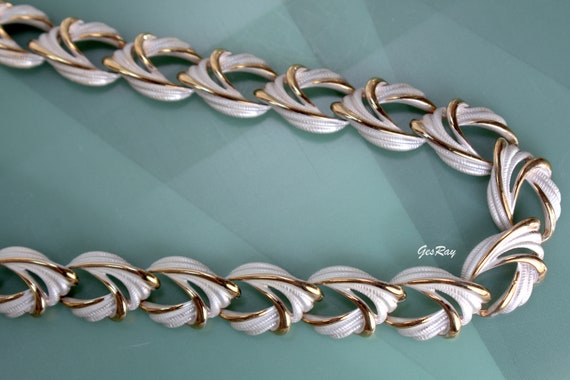 Vintage White Enamel Gold Collar Choker Link Neck… - image 2