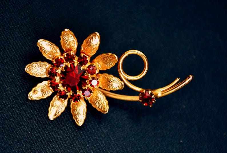 Brooch Pin Gold Plated Flower Floral Ruby Red Rhinestones