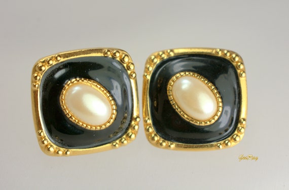 Vintage Avon Earrings Faux Pearl Black Enamel But… - image 3