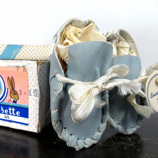 Vintage Baby Shoes Baby Moccasins Genuine Leather Baby Booties La Parisette Susie Boots 1950s Baby Gift Original Box Leather Booties