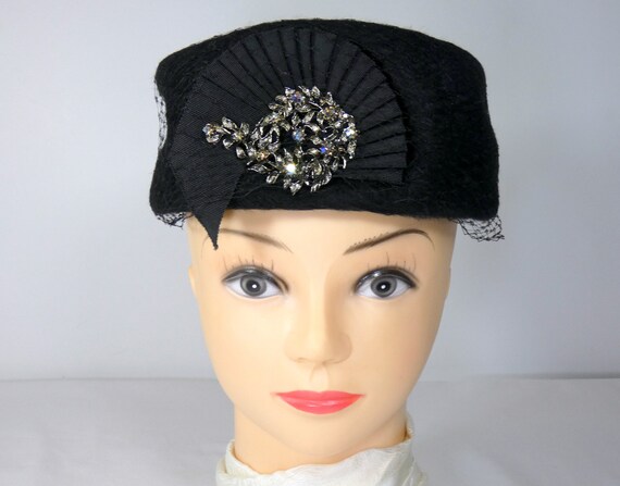 Vintage Ladies Hat 1950s Black Pillbox Hat of Bru… - image 2