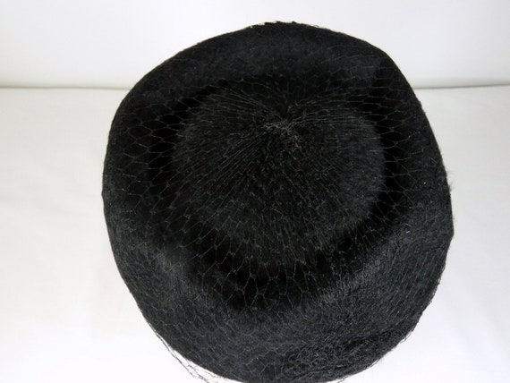 Vintage Ladies Hat 1950s Black Pillbox Hat of Bru… - image 8