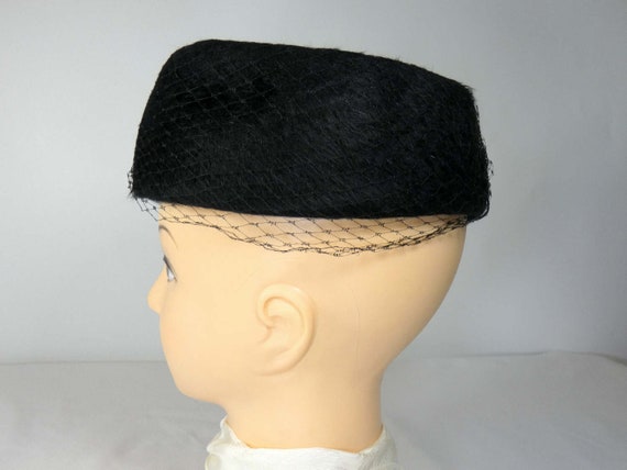 Vintage Ladies Hat 1950s Black Pillbox Hat of Bru… - image 4