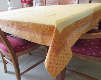 Country French Style Tablecloth - 2 Tone-Yellow - Bees design