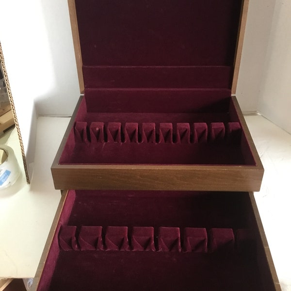 Silverware chest storage box with extra drawer, service for 12