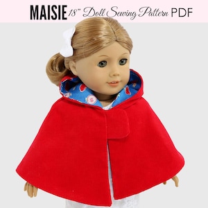 Peut inclure: Patron de couture pour une cape à capuche rouge pour poupée de 45,7 cm. La cape est doublée d'une doublure à motifs bleus et blancs.  "MAISIE" est écrit en rose en haut de l'image.