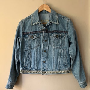 Denim Jacket Liz Claiborne 90s vintage small cotton floral embroidered jacket