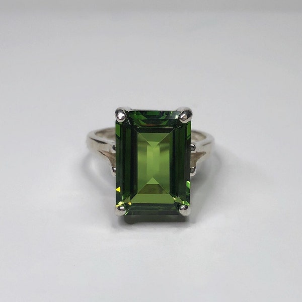 Beautiful 6ct Emerald Cut Peridot & Sterling Silver Ring Size 4 5 6 7 8 9 10 Trending Jewelry Gift Mom Bride Wife Lab Peridot Ring August