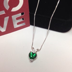 Beautiful 1ct Heart Cut Emerald Necklace in Sterling Silver Jewelry Gift Emerald Green Heart Necklace