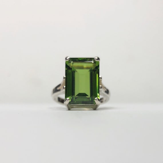 Peridot emerald best sale cut