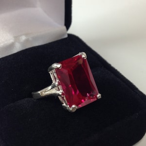 はち✨クリスマス直前商品❣️美しい❣️勝利に導く❣️Ruby ring✨ BEAUTIFUL 8ct Emerald Cut Ruby Ring Sterling Silver Sz 4 5 6