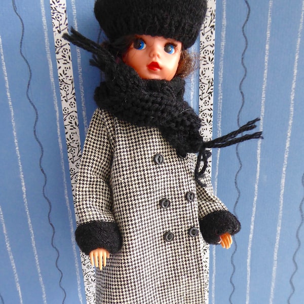 3 PIECE SINDY OUTFIT - A Wonderful Winter Coat, with Scarf and Beret too - for 10-11in/22-16cm fashie dolls like Pepper, Sindy Toni, Tressie
