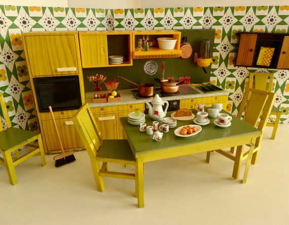 Stunning '60s METAL DOLL KITCHEN, With Glorious Litho