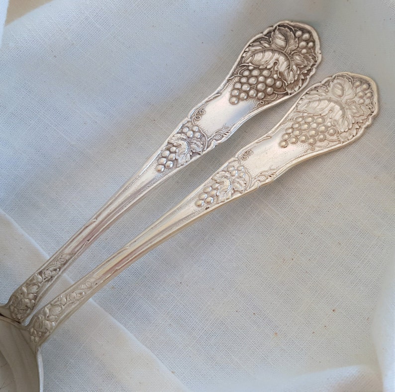 Set of 2 Gumbo Spoons Silverplate Round Bowl Soup Spoons 7 Grape Pattern