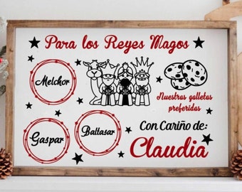 Bandeja Reyes Magos para galletas y leche  personalizada con nombre en vinilo. Bandeja de madera con asas y motivos en vinilo.