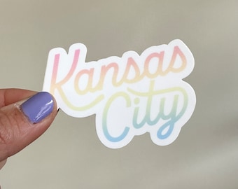 Pegatina de guión arcoíris de Kansas City - Pegatina KC - Regalo de Kansas City - Arte KC - Calcomanía de Kansas City - Orgullo de Kansas City