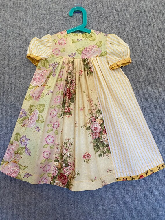 Little girls old-fashioned dress (2)