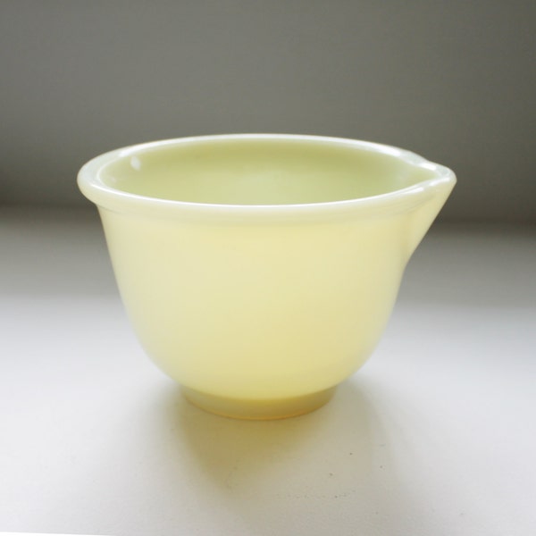 vintage pale yellow Hamilton Beach mixing / batter bowl for your vintage kitchen