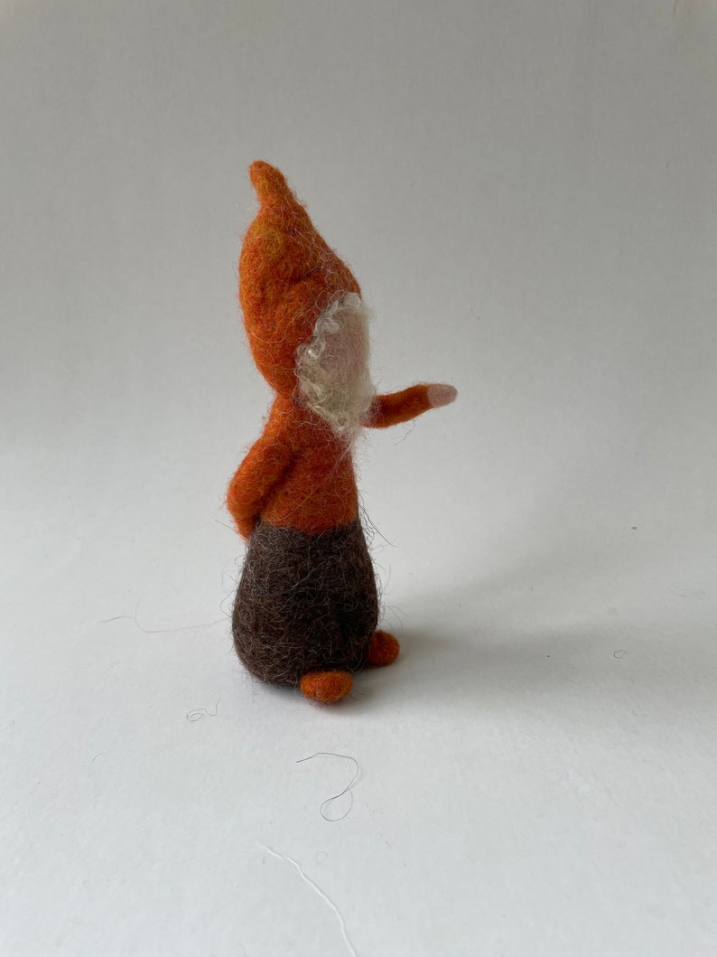 Gnome, Hand-felted, Wet felted, Waldorf-art.Seasonal,Filzart,Seasons Table,Zwerg Gefilzt,Jahreszeitentisch Orange