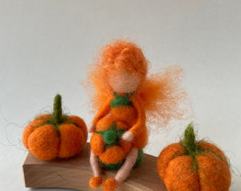 Ring ornament,pumpkinchild,pumpkin felted,birthdayring,Waldorf-art,Needle felted ,Seasonal.Filzart,Seasons Table,Autumn