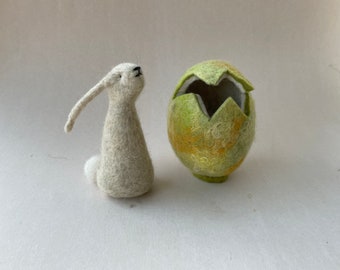 Bunny,Easter egg,Wet felted, Waldorf-art,Easter,Filzart,Season-table,Häschen gefilzt