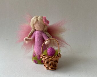 Easter-Fairy with basket and egg,Wet  felted,Waldorf-art, Felted,flower child,Naturetable,Season table,Easter,Oster fee,Gefilzt