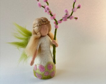 Spring-Summer Fairy,Waldorf,Hand-felted,wet felted ,Waldorf-art,Seasontable,Filzart,Seasons Table,Sommer Fee,Jahreszeitentisch